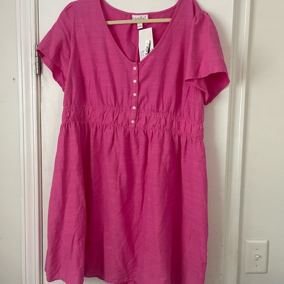 Short Sleeve Woven Maternity Dress - Isabel Maternity by Ingrid & Isabel Pi - Picture 3 of 4